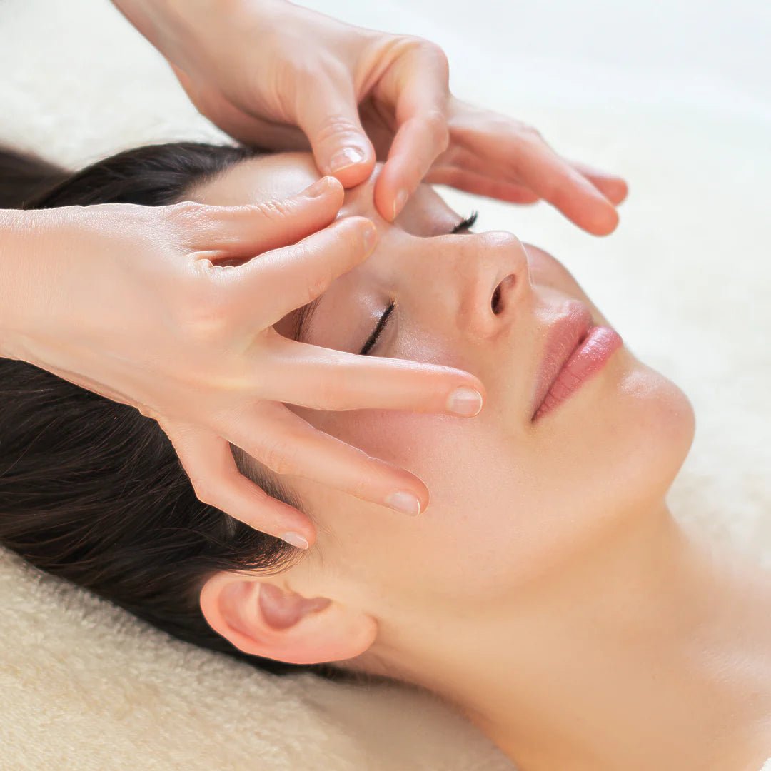 SIGNATURE FACE SCULPT MASSAGE